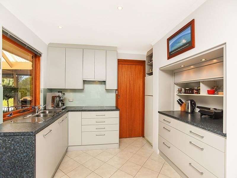 56 Renown Avenue, Victor Harbor SA 5211