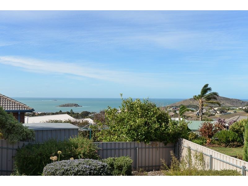 11 Orca Place, Encounter Bay SA 5211