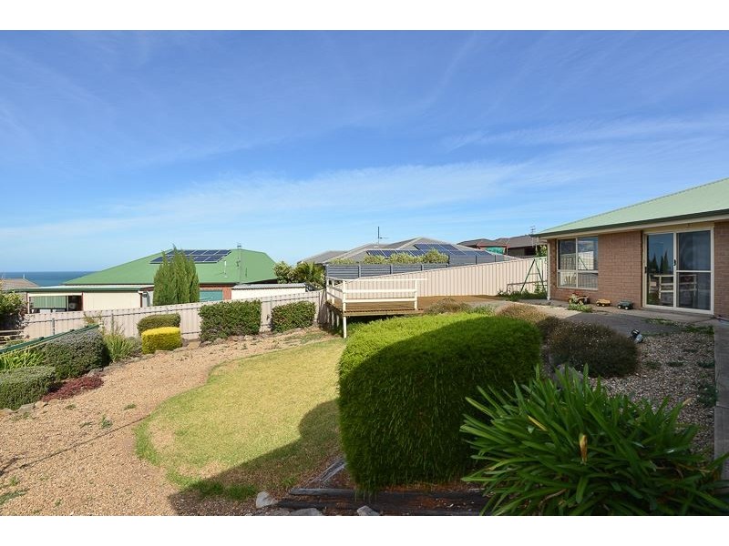11 Orca Place, Encounter Bay SA 5211