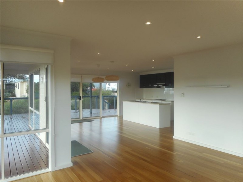 8 Gordon Street, Goolwa Beach SA 5214