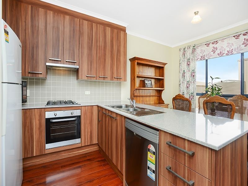 107 Excelsior Parade, Hindmarsh Island SA 5214