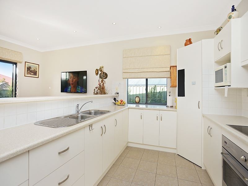 28 Tripp Street, Encounter Bay SA 5211