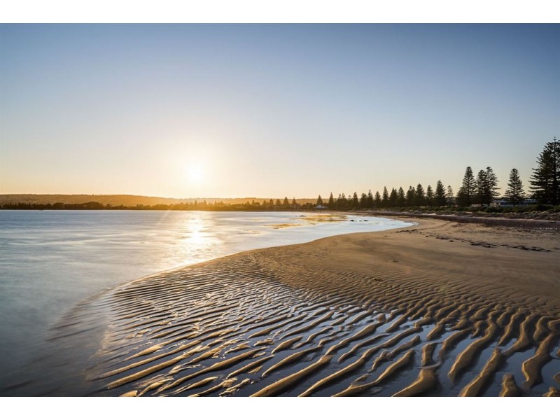 42 Ainslie Roberts Drive, Encounter Bay SA 5211