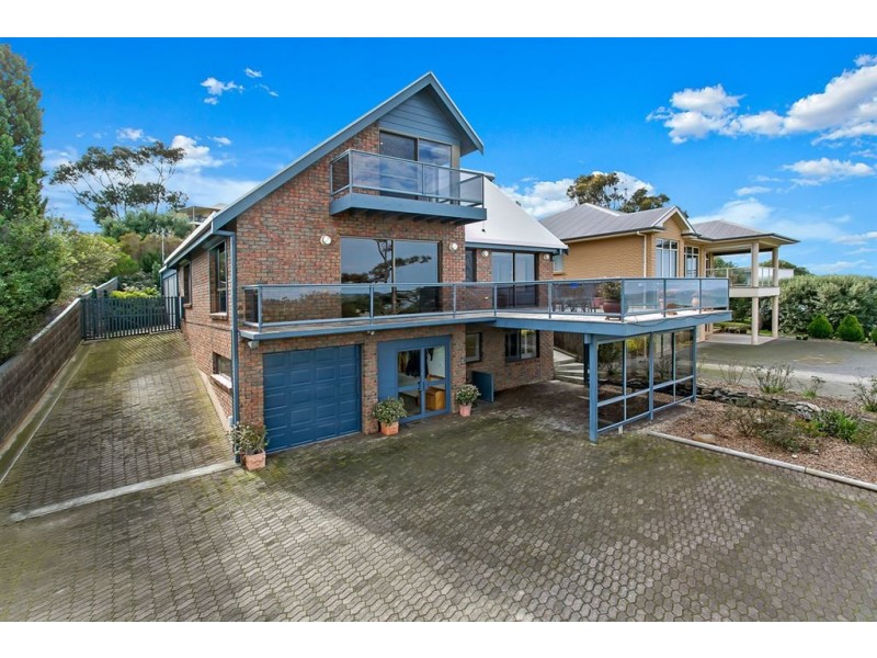 16 Adare Avenue, Mccracken SA 5211