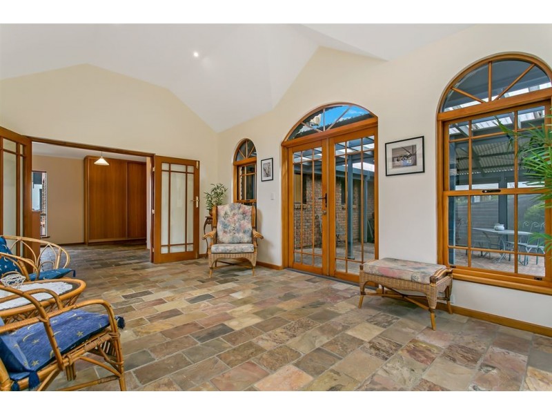 16 Adare Avenue, Mccracken SA 5211