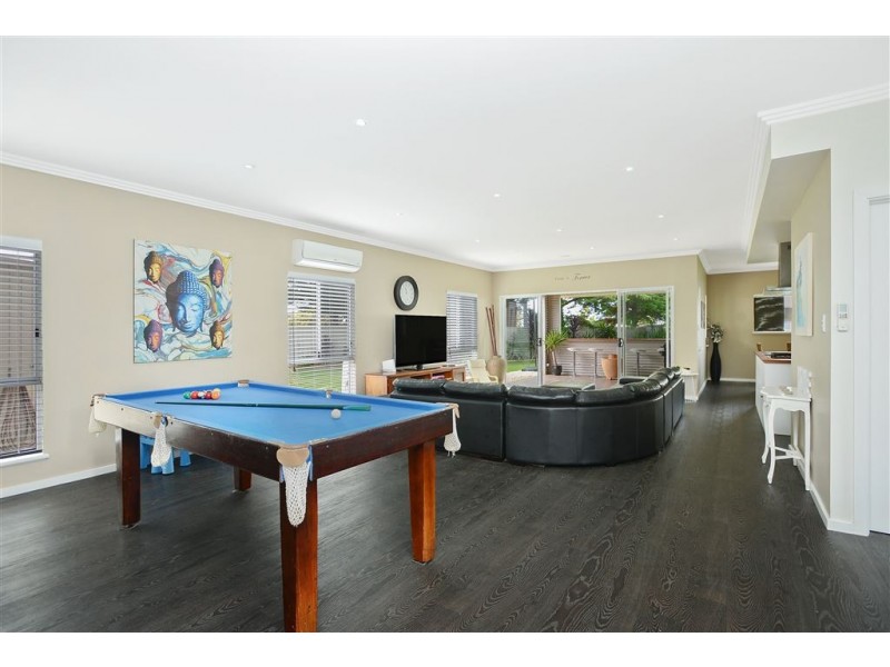 8 Charles Street, Middleton SA 5213