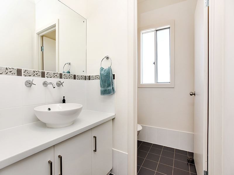 10 Lawrence Street, Goolwa North SA 5214