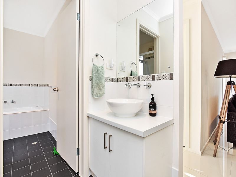 10 Lawrence Street, Goolwa North SA 5214