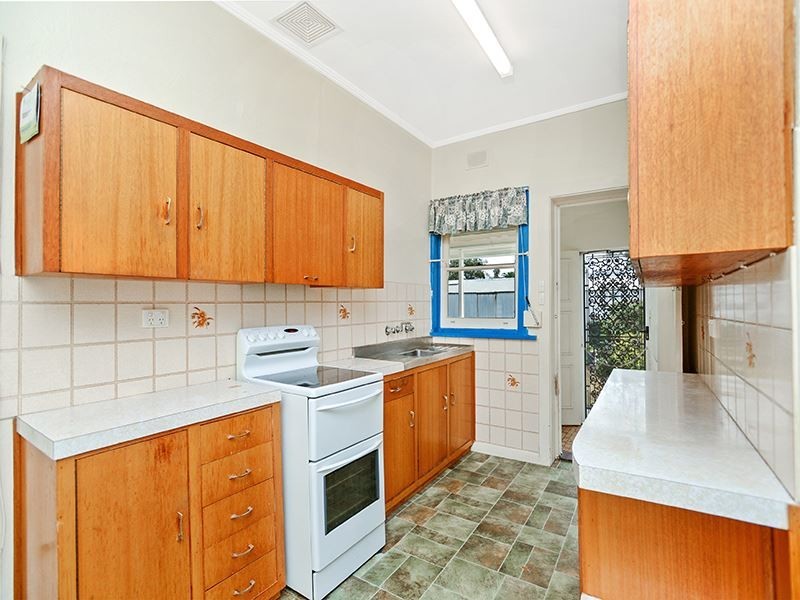 4 Granite Street, Victor Harbor SA 5211