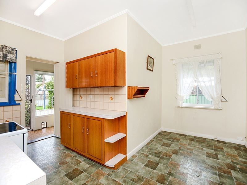 4 Granite Street, Victor Harbor SA 5211