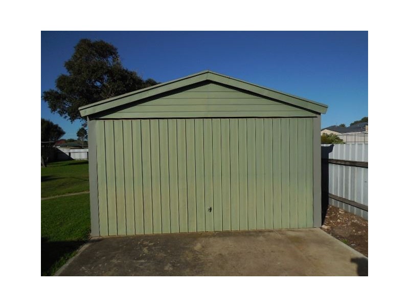8 Burt Avenue, Goolwa North SA 5214