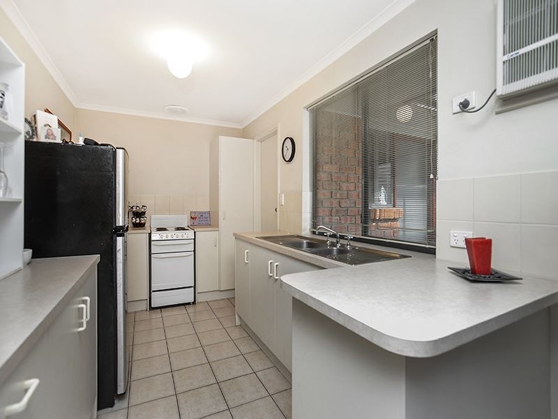 2/4 Davoren Court, Victor Harbor SA 5211