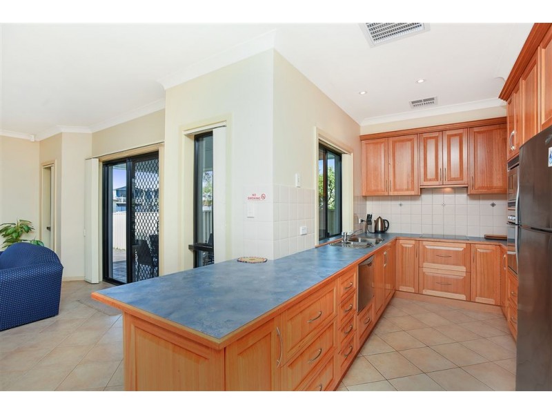4 Charles Street, Port Elliot SA 5212