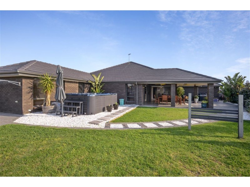 16 Arcadia Avenue, Hindmarsh Island SA 5214