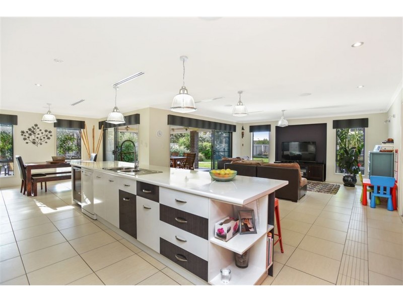 16 Arcadia Avenue, Hindmarsh Island SA 5214