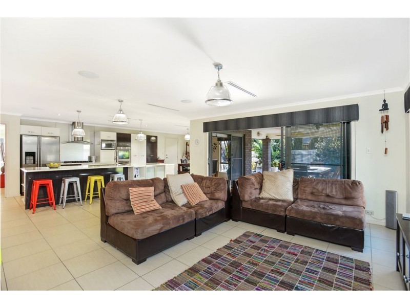 16 Arcadia Avenue, Hindmarsh Island SA 5214