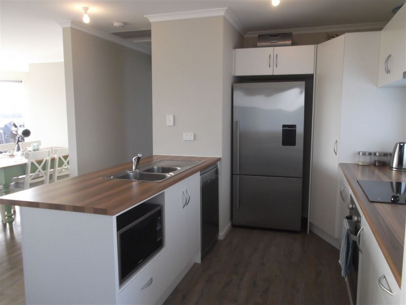 8 Hero Avenue, Middleton SA 5213