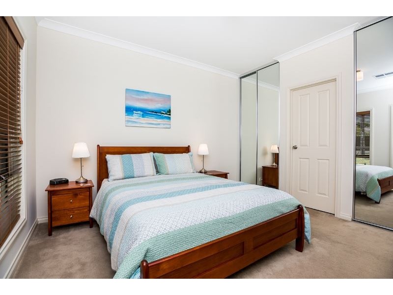 10 Petrel Avenue, Encounter Bay SA 5211