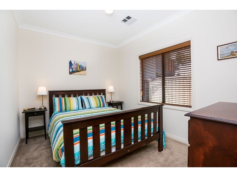 10 Petrel Avenue, Encounter Bay SA 5211