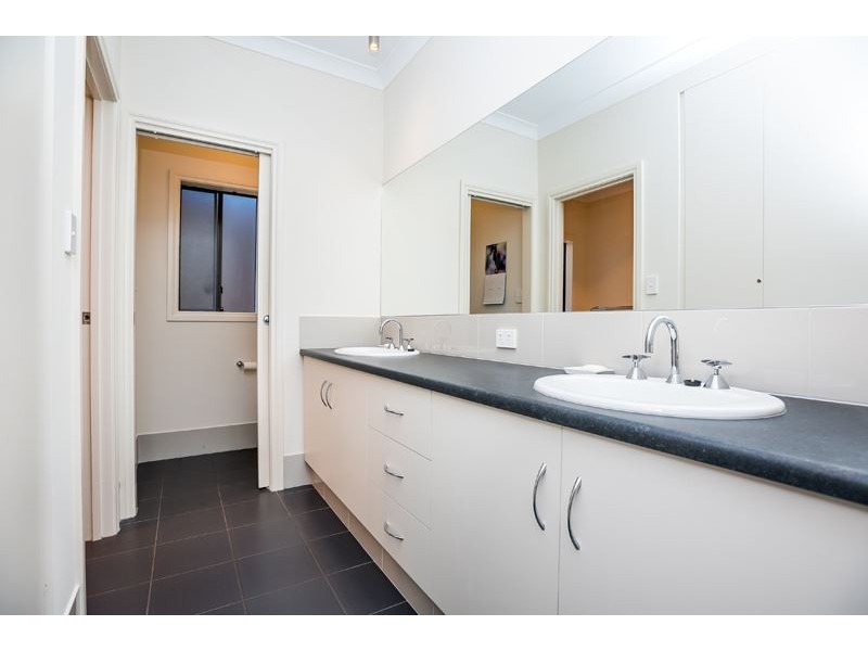 10 Petrel Avenue, Encounter Bay SA 5211