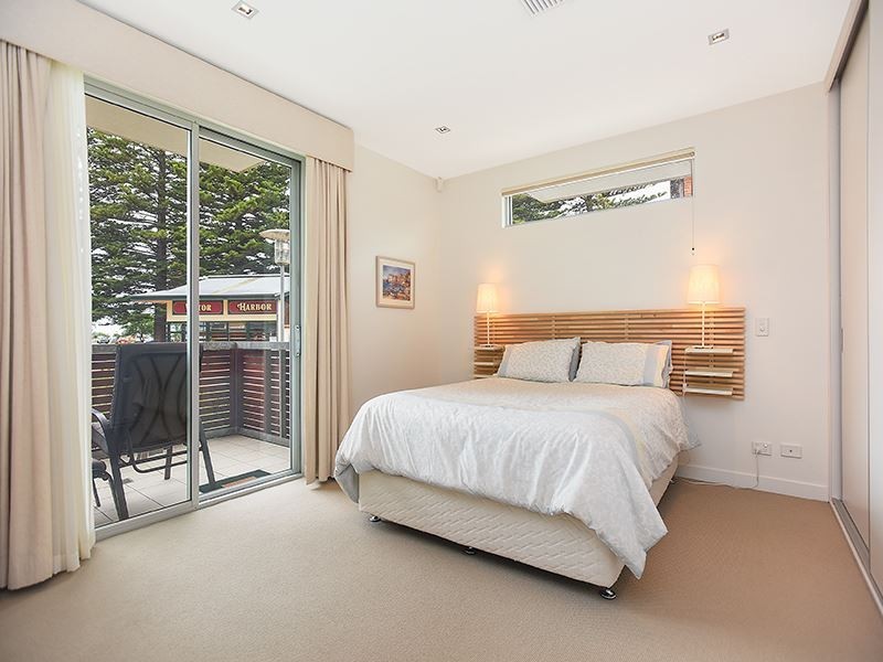 1/2-5 Flinders Parade, Victor Harbor SA 5211