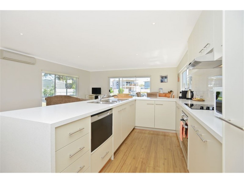 6 Charles Street, Middleton SA 5213