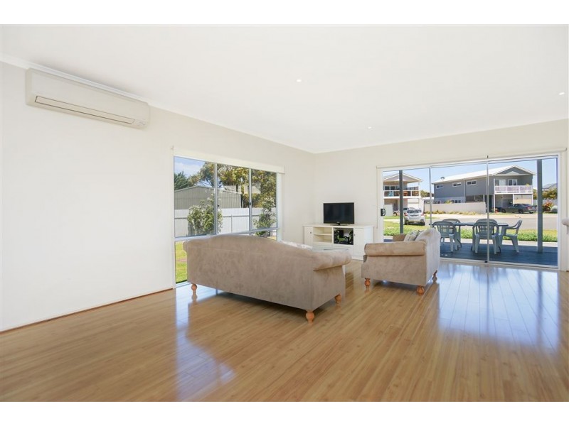 6 Charles Street, Middleton SA 5213