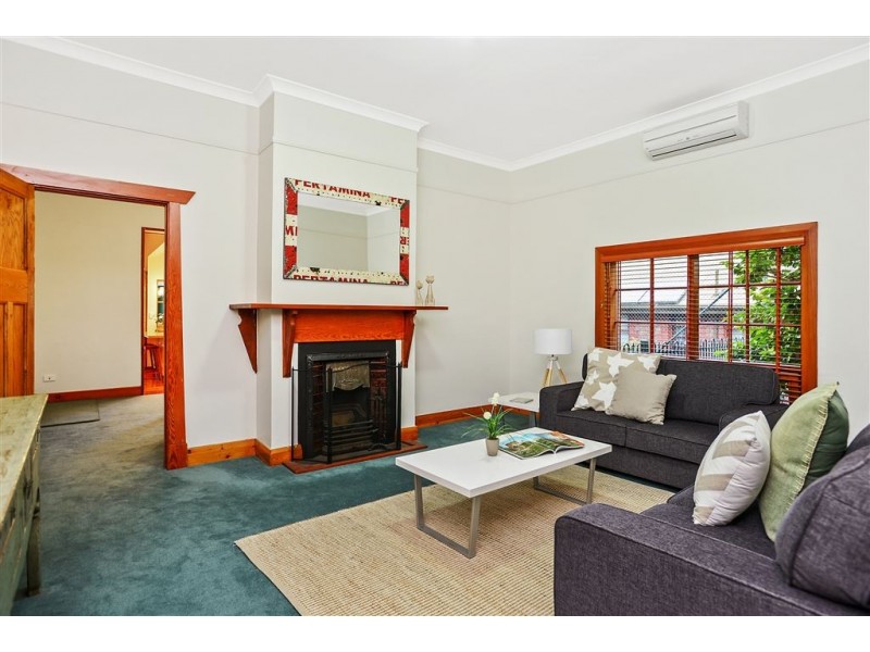 8 Renown Avenue, Victor Harbor SA 5211