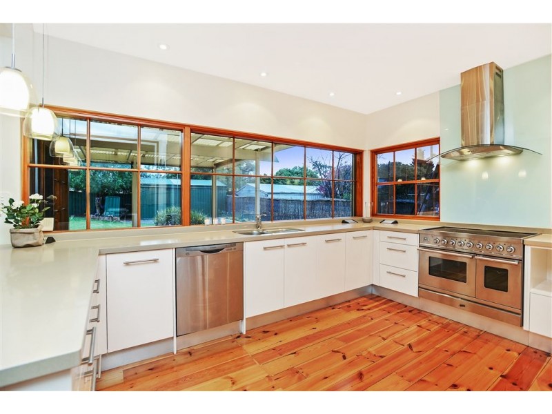 8 Renown Avenue, Victor Harbor SA 5211