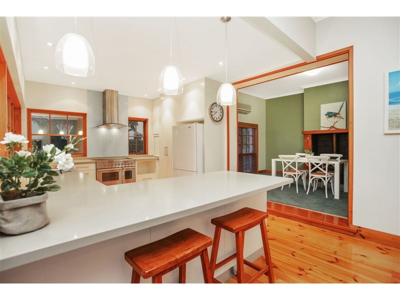 8 Renown Avenue, Victor Harbor SA 5211