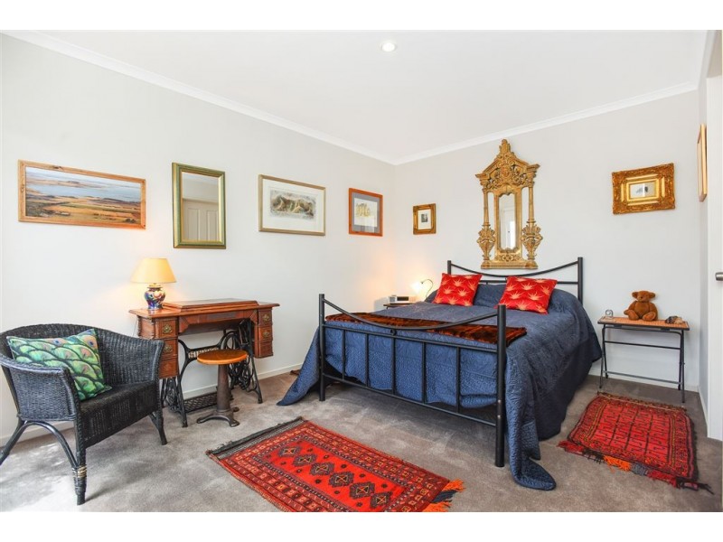 33 Gum Avenue, Victor Harbor SA 5211