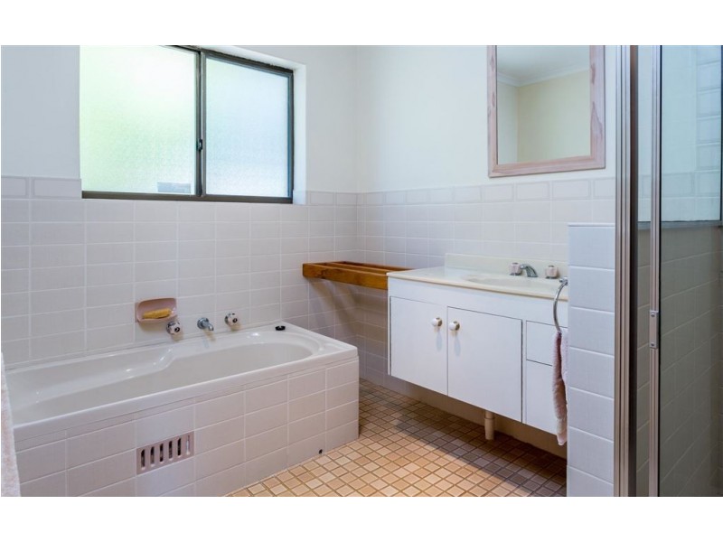 27 Solway Crescent, Encounter Bay SA 5211