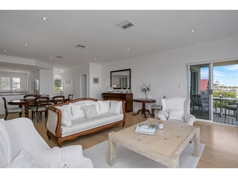 1b Seaview Avenue, Middleton SA 5213