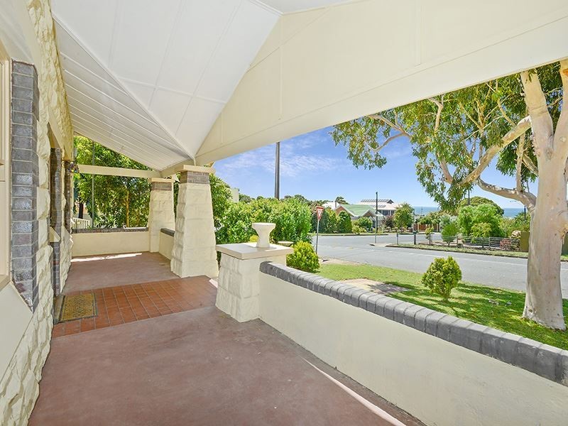 25 Ozone Street, Victor Harbor SA 5211