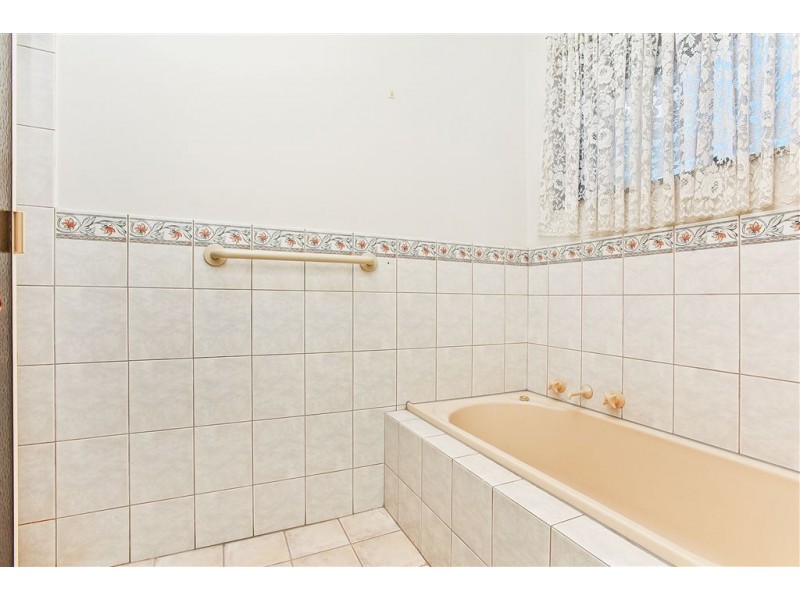 2 Chrystal Street, Goolwa SA 5214