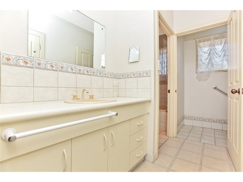 2 Chrystal Street, Goolwa SA 5214