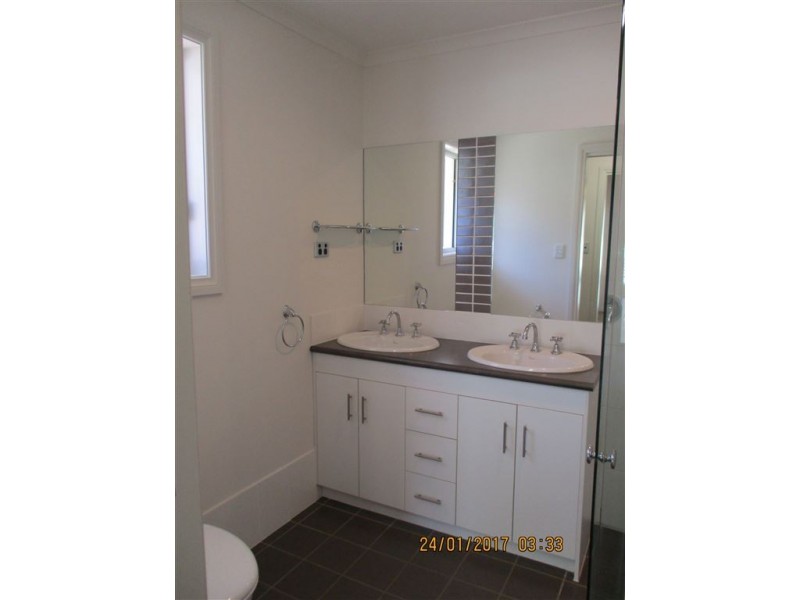 13 Jasmin Drive, Victor Harbor SA 5211