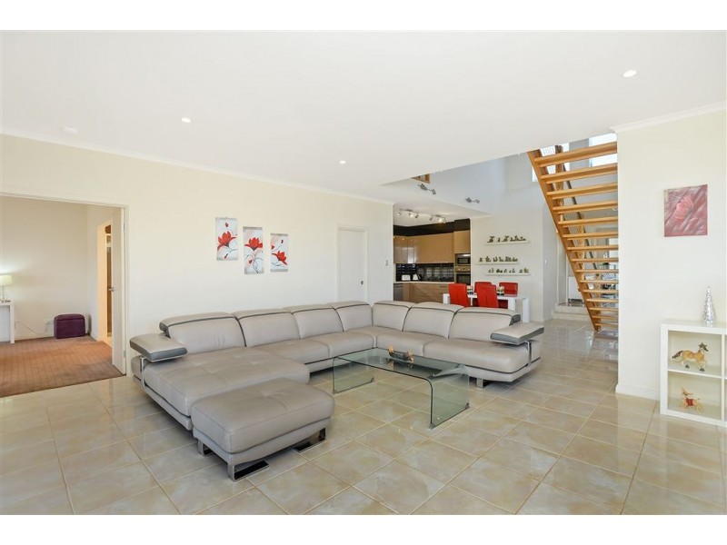55 Greenhills Road, Victor Harbor SA 5211