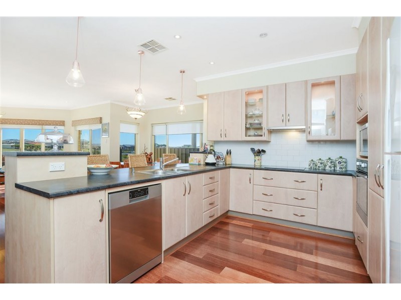 51 Britannia Parade, Hindmarsh Island SA 5214