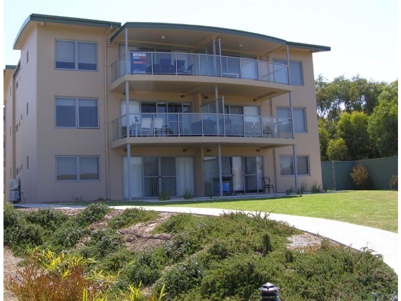 24/2 Solway Cresent, Encounter Bay SA 5211