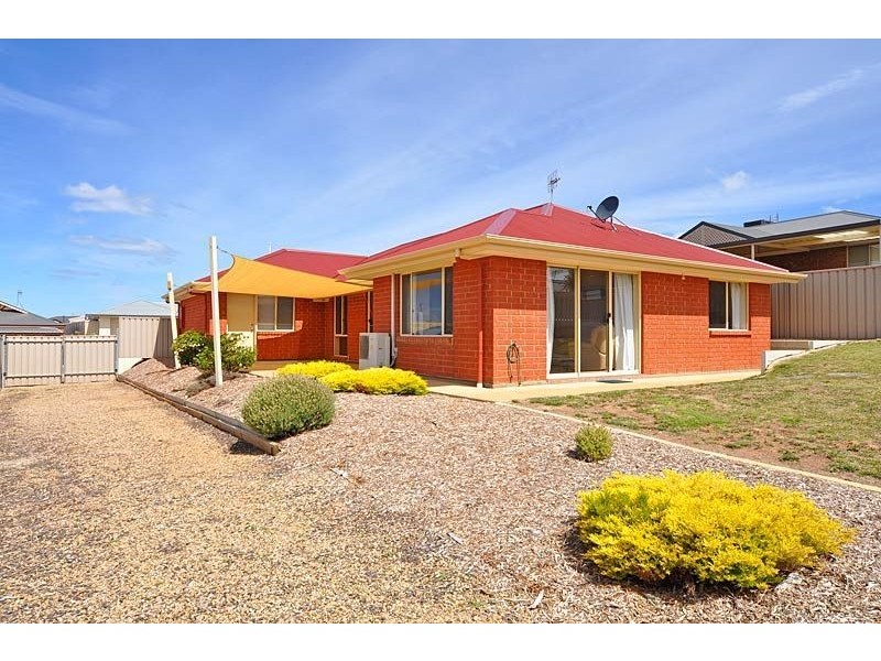20 Heysen Parade, Victor Harbor SA 5211