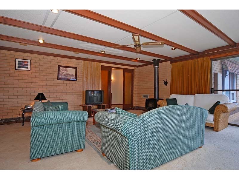 73 Hindmarsh Road, Victor Harbor SA 5211