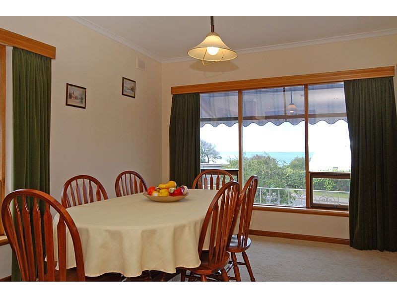 73 Hindmarsh Road, Victor Harbor SA 5211