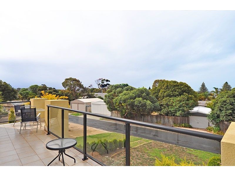 15 Nunkeri Avenue, Encounter Bay SA 5211