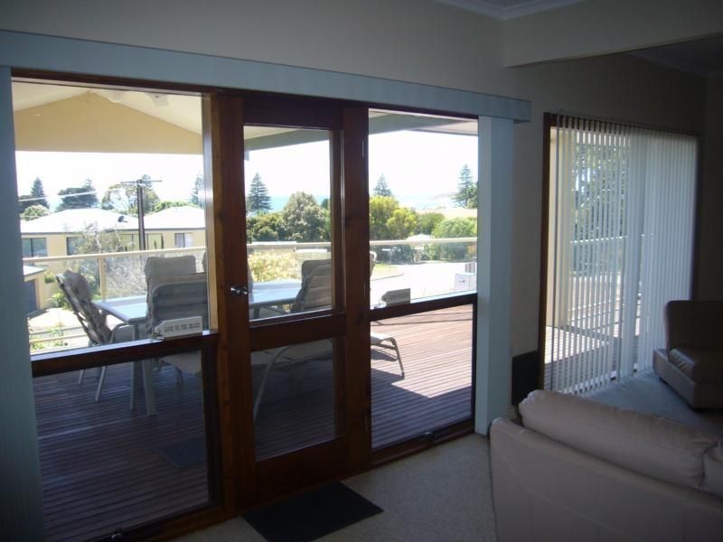 27 Nevin Avenue, Encounter Bay SA 5211