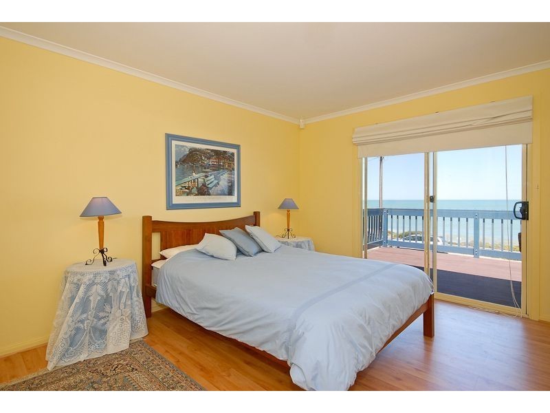 8 Ocean Road, Port Elliot SA 5212