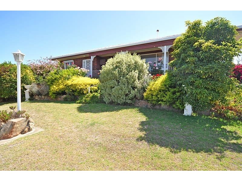 11 Rumbelow Street, Encounter Bay SA 5211