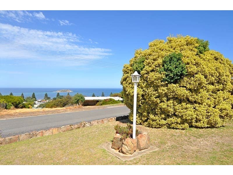 11 Rumbelow Street, Encounter Bay SA 5211