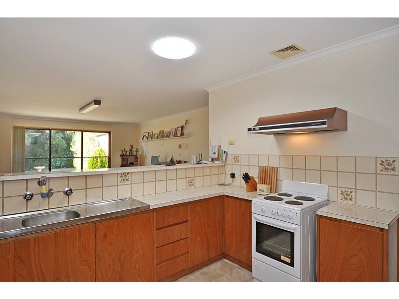 34 Newland Street, Victor Harbor SA 5211