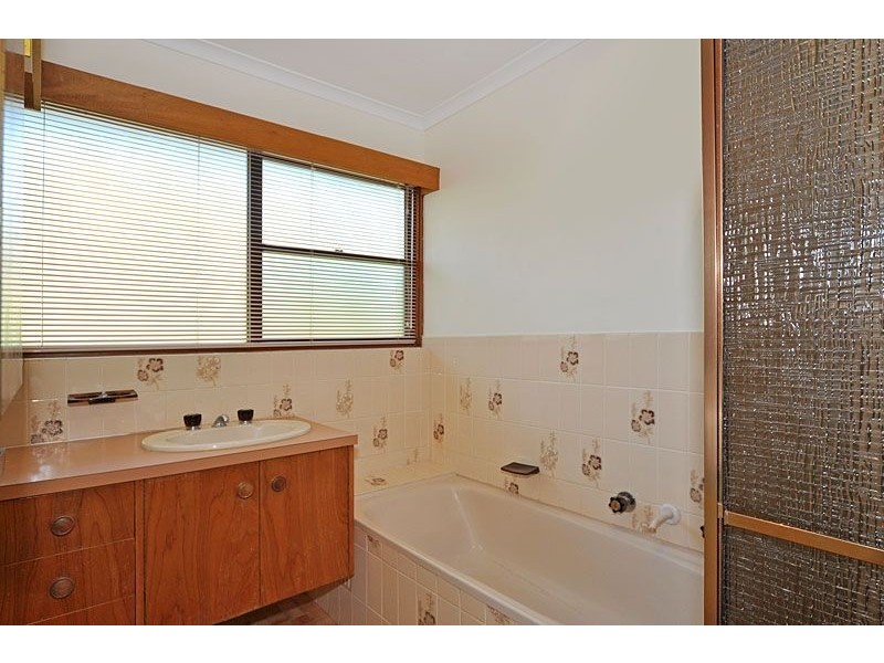 34 Newland Street, Victor Harbor SA 5211